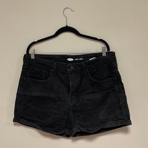 Women’s Old Navy OG High Waisted Cuffed Black Short - Picture 1 of 4